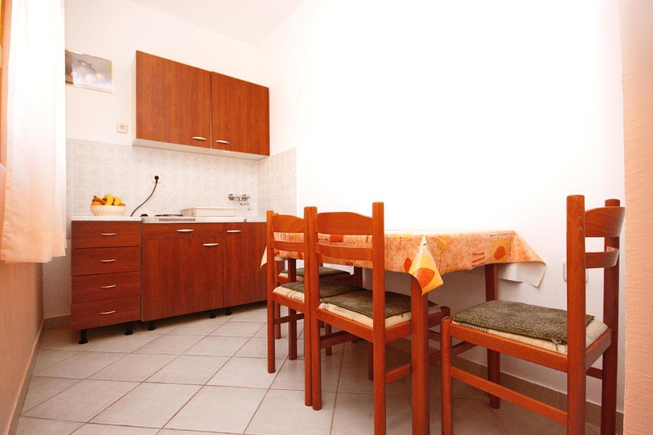 Apartments With A Parking Space Rovanjska, Paklenica - 6209 Екстериор снимка