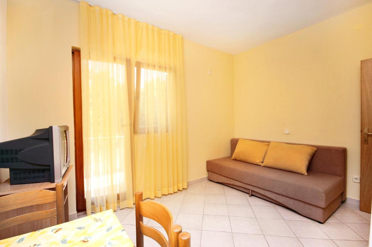 Apartments With A Parking Space Rovanjska, Paklenica - 6209 Екстериор снимка