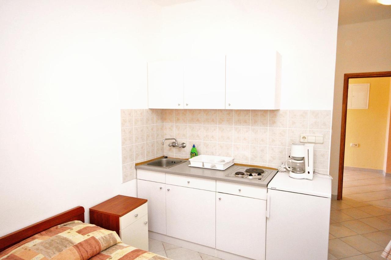 Apartments With A Parking Space Rovanjska, Paklenica - 6209 Екстериор снимка