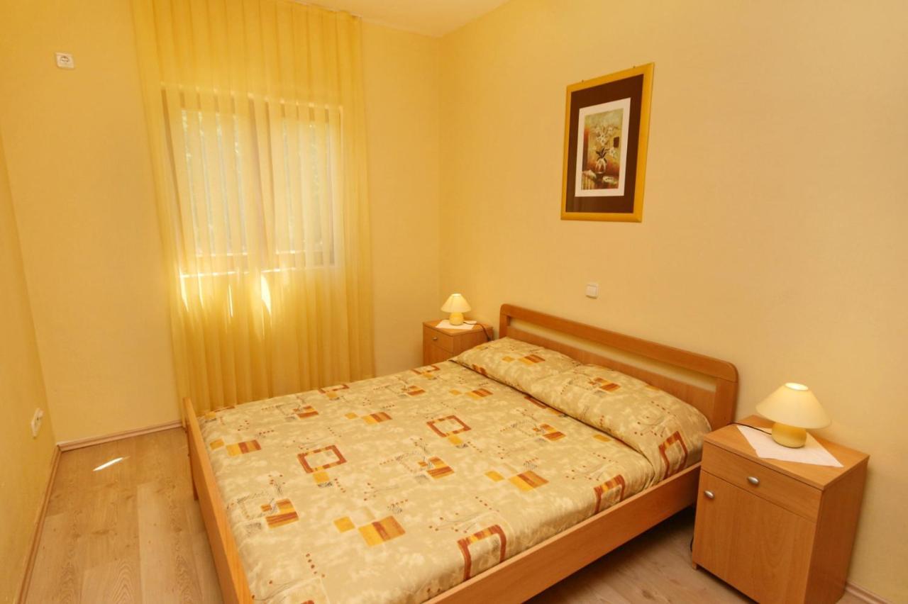 Apartments With A Parking Space Rovanjska, Paklenica - 6209 Екстериор снимка